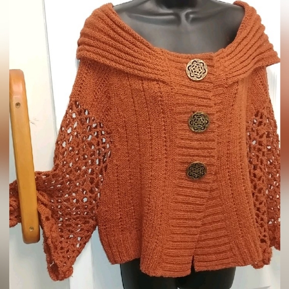 Domani knit cardigan sweater. - Picture 2 of 13